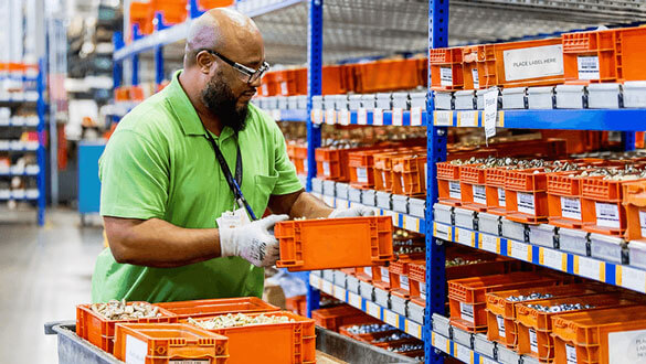 racks dinamicos como soluciones ergonómicas en la industria