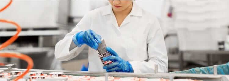 Inspección de calidad en una línea de alimentos